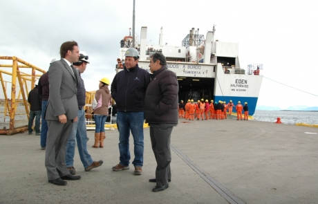 Con 83 pasajeros el nuevo ferry “Edén” hizo su arribo a Puerto Natales